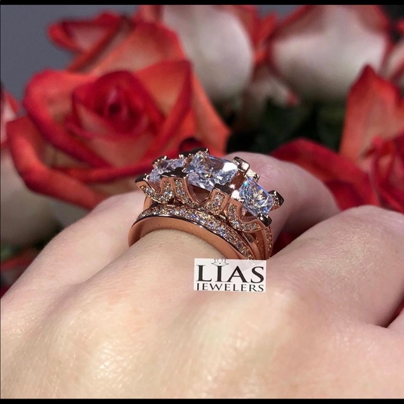 New 18k rose gold wedding ring set - Picture 3 of 3